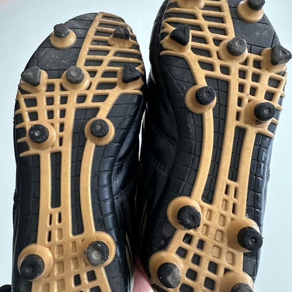 Soccer Shoes 11.5 - Picture 2 of 2
